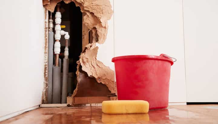 Wall Water Damage min
